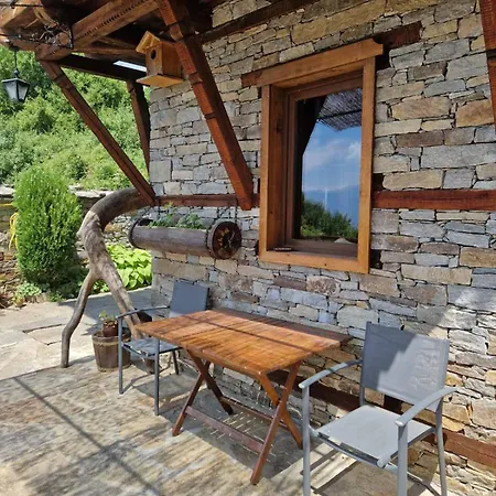 Valentin's House 펜션 레슈텐